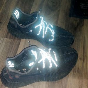 Yeezy 350 v2 Static Black